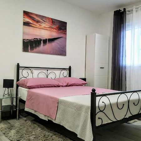Studio Apartman Violeta II - 50M From The Beach Трогир Экстерьер фото